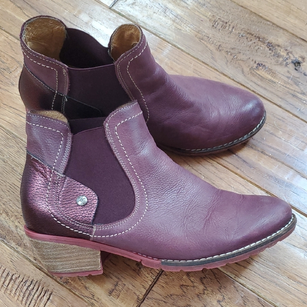 Wanda Panda Burgundy Ankle Boots